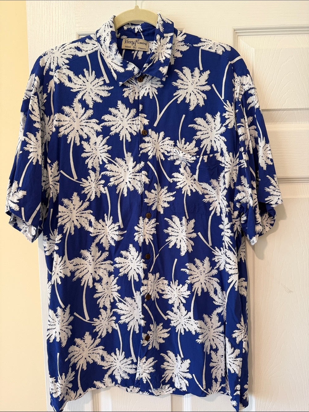 Kenny Flowers Blue and White Palm Print Camp Shirt Men’s XL